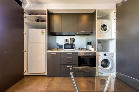 Amazing Accommodations : South Yarra - Accommodation Gladstone 31