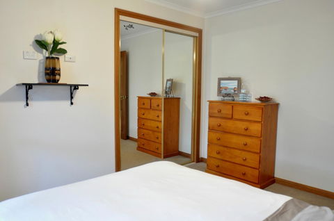 Crimea Retreat - Accommodation Gladstone 23