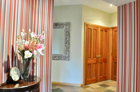 Crimea Retreat - Accommodation Gladstone 4
