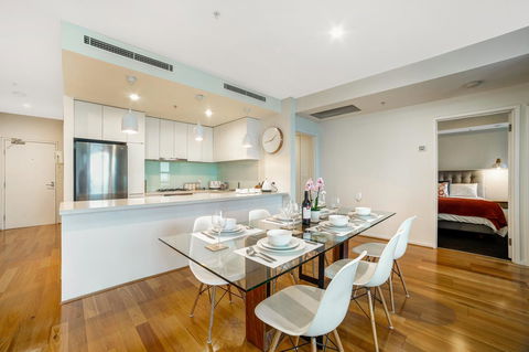 Signature Waterfront Apartments - Accommodation Gladstone 13