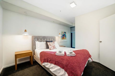 Signature Waterfront Apartments - Accommodation Gladstone 18