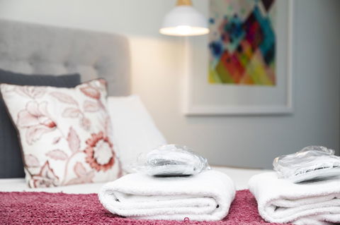 Signature Waterfront Apartments - Accommodation Gladstone 6