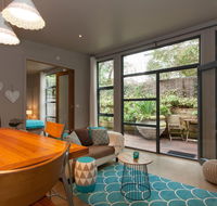 The Love Shack - romantic bungalow - Accommodation Gladstone
