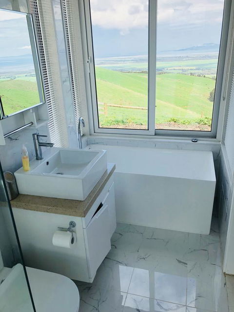 One Tree Hill Wilson Prom And Ocean Views - Accommodation Gladstone 38