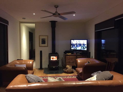 One Tree Hill Wilson Prom And Ocean Views - Accommodation Gladstone 13