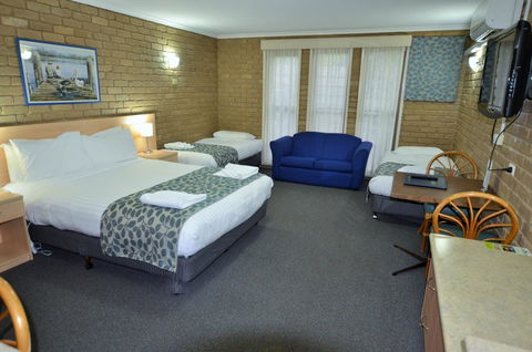 Tropicana Motor Inn - Accommodation Gladstone 9