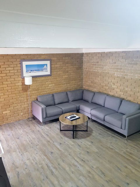 Tropicana Motor Inn - Accommodation Gladstone 25