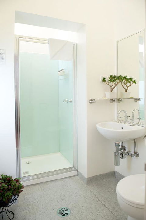Hotel Claremont Guest House - Accommodation Gladstone 36