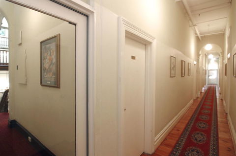 Hotel Claremont Guest House - Accommodation Gladstone 14