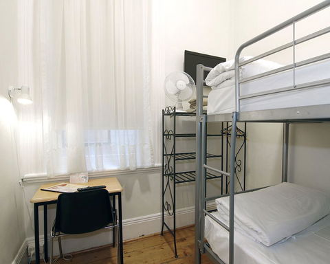 Hotel Claremont Guest House - Accommodation Gladstone 1