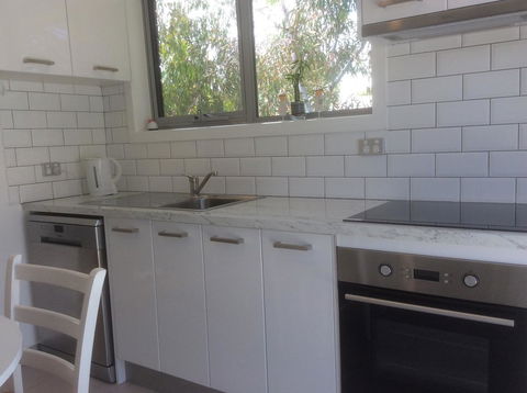 Avilla By The Bay - Accommodation Gladstone 11