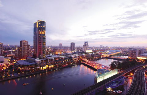 Clarion Suites Gateway - Accommodation Gladstone 2