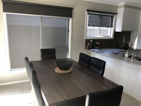 Luxury Abalina Cottages - Accommodation Gladstone 21