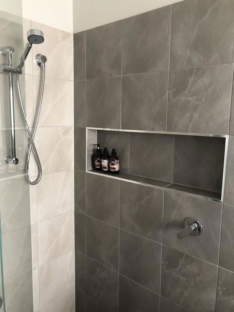 Luxury Abalina Cottages - Accommodation Gladstone 23