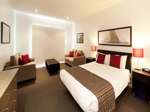The Waves Apartments - Accommodation Gladstone 8