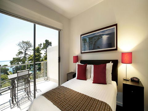 The Waves Apartments - Accommodation Gladstone 14