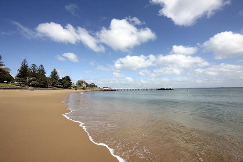 The Waves Apartments - Accommodation Gladstone 33