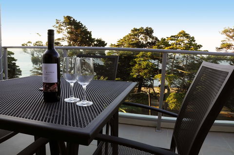 The Waves Apartments - Accommodation Gladstone 4