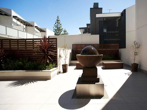 The Waves Apartments - Accommodation Gladstone 15