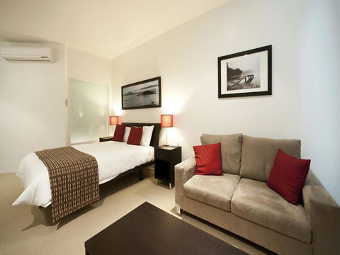 The Waves Apartments - Accommodation Gladstone 13