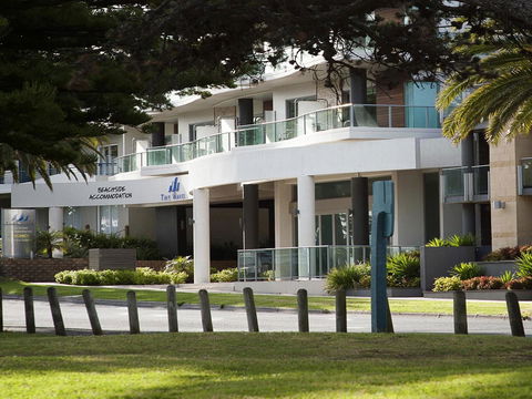 The Waves Apartments - Accommodation Gladstone 12