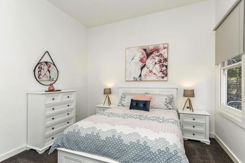 Central Bendigo Cottage, Walk To Everywhere!! - Accommodation Gladstone 1