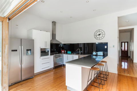 Central Bendigo Cottage, Walk To Everywhere!! - Accommodation Gladstone 7