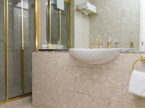 Stamford Plaza Melbourne - Accommodation Gladstone 3