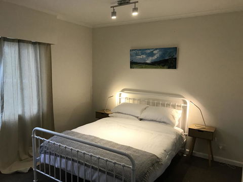 The Hill House - Accommodation Gladstone 9