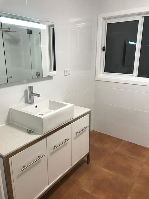 The Hill House - Accommodation Gladstone 8