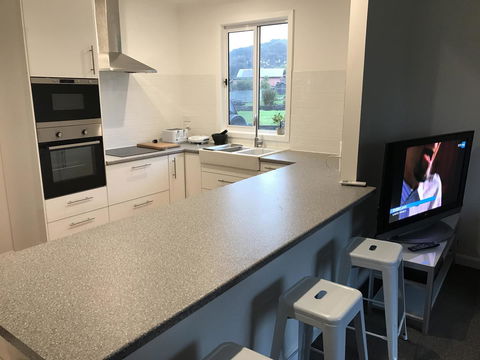 The Hill House - Accommodation Gladstone 14