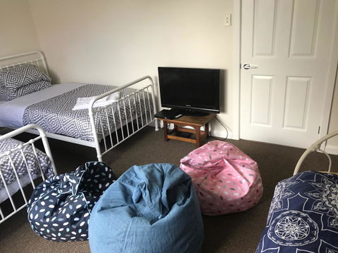 The Hill House - Accommodation Gladstone 6