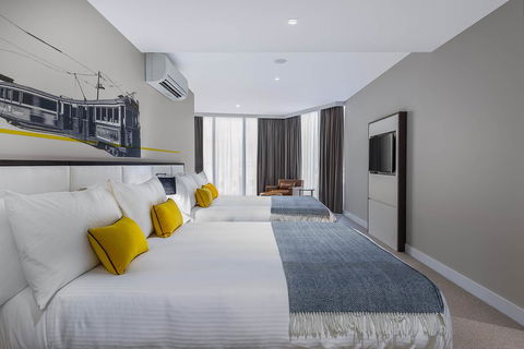 Peppers Docklands - Accommodation Gladstone 15