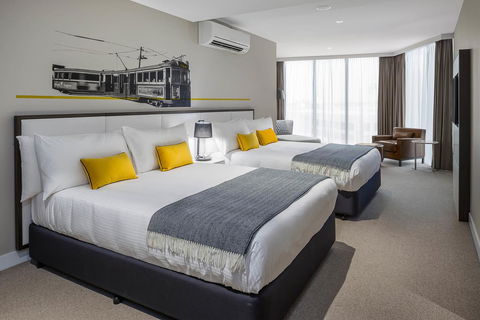 Peppers Docklands - Accommodation Gladstone 7