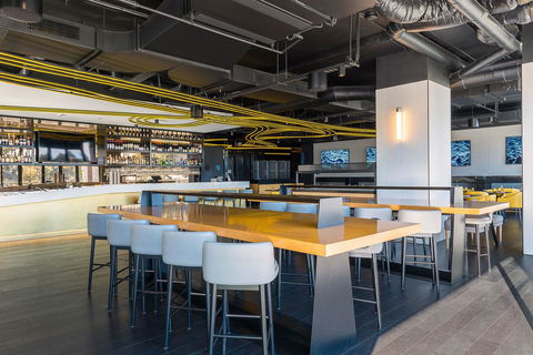 Peppers Docklands - Accommodation Gladstone 42