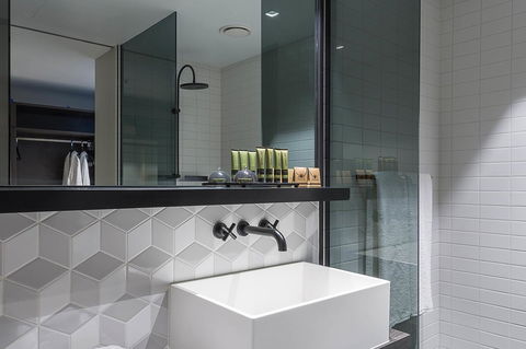 Peppers Docklands - Accommodation Gladstone 22