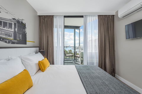 Peppers Docklands - Accommodation Gladstone 29