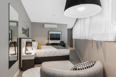 Peppers Docklands - Accommodation Gladstone 14