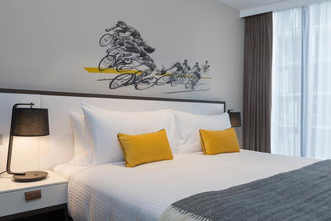 Peppers Docklands - Accommodation Gladstone 24