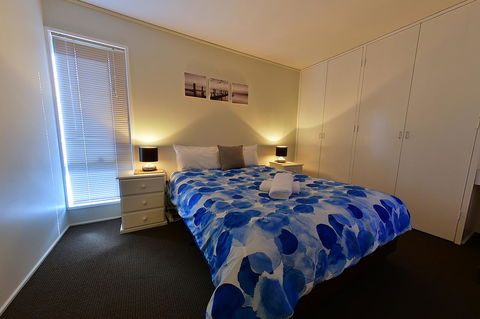 Executive Hideaway - Accommodation Gladstone 39