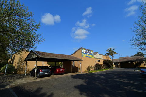 Executive Hideaway - Accommodation Gladstone 10