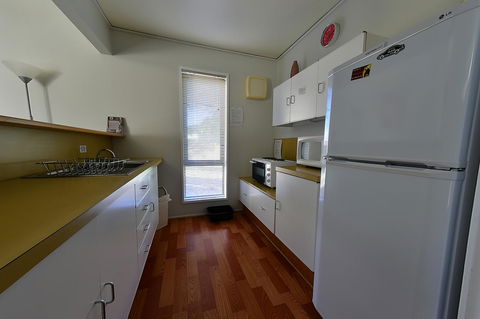 Executive Hideaway - Accommodation Gladstone 36