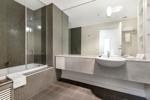 Melbourne CBD Central Apartment Hotel Official - Accommodation Gladstone 7