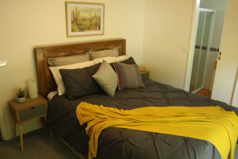 4 Autumn Grove - Accommodation Gladstone 1