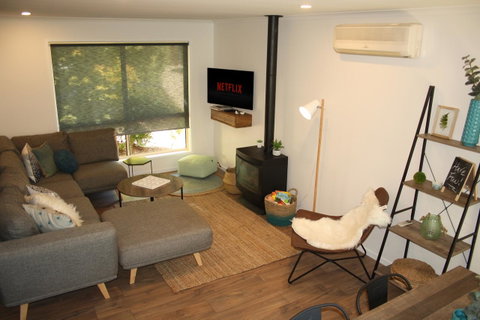 4 Autumn Grove - Accommodation Gladstone 0