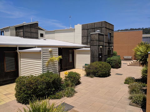 Lornebeach Apartments - Accommodation Gladstone 4