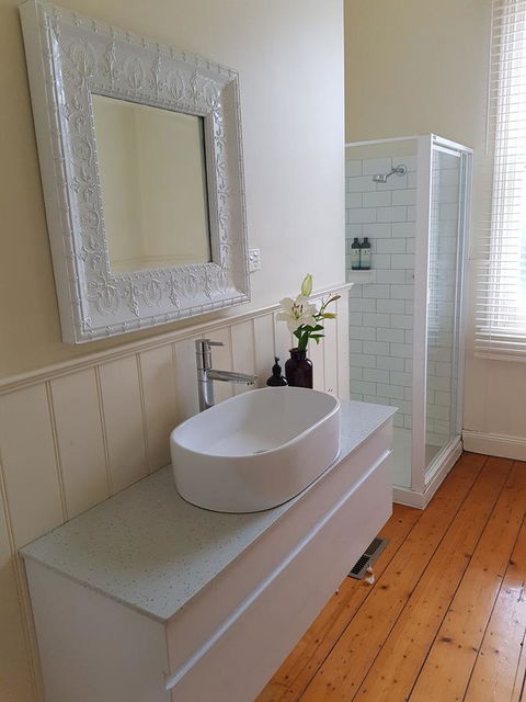 Myers CBD - Accommodation Gladstone 0