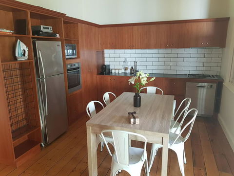Myers CBD - Accommodation Gladstone 9