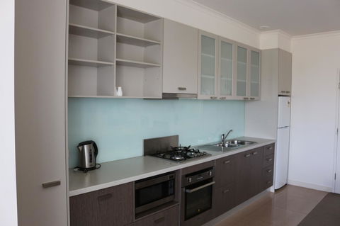 Bairnsdale International - Accommodation Gladstone 13