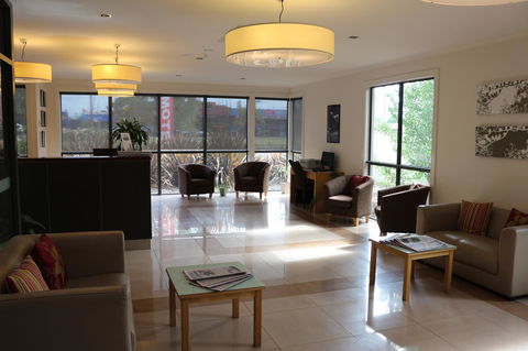 Bairnsdale International - Accommodation Gladstone 20